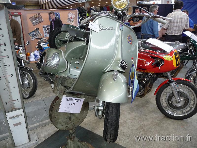 Epoquauto (13).JPG - 05/11/2010 - 69000 LYONƒPOQU'AUTO32�me Salon International Autos & Motos AnciennesVespa - ACMA 1952
